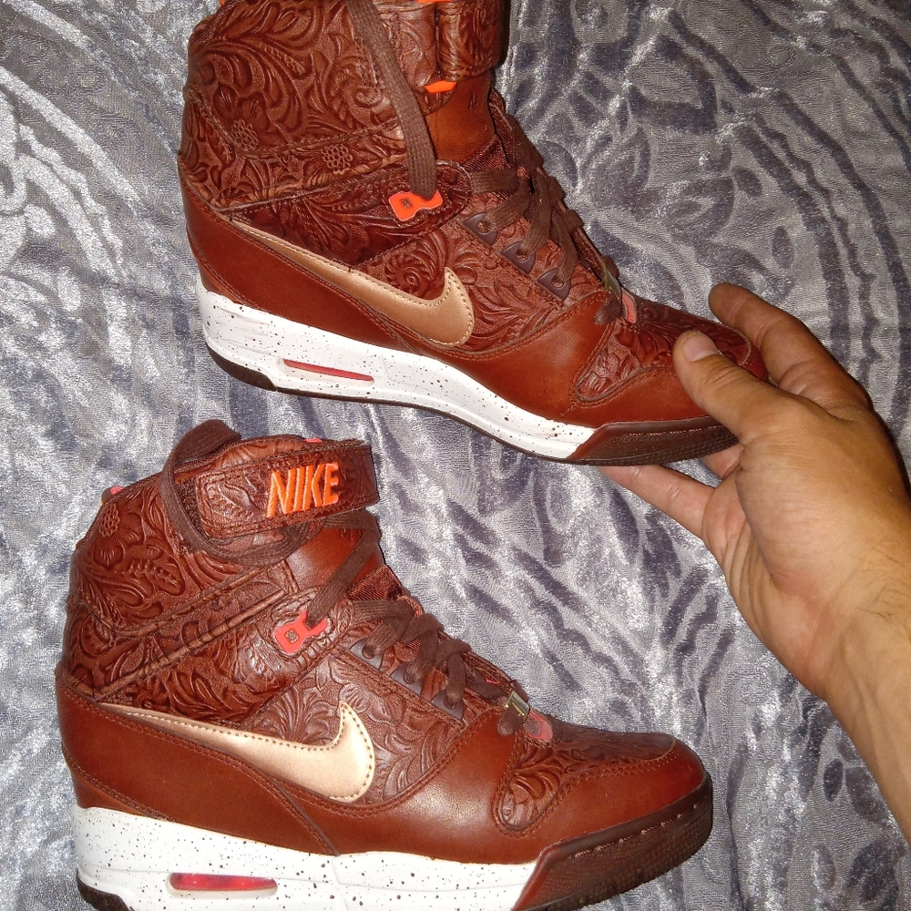Nike Air Revolution Sky High
